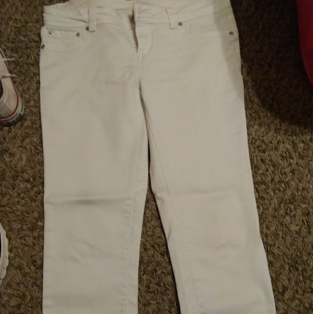 White capri